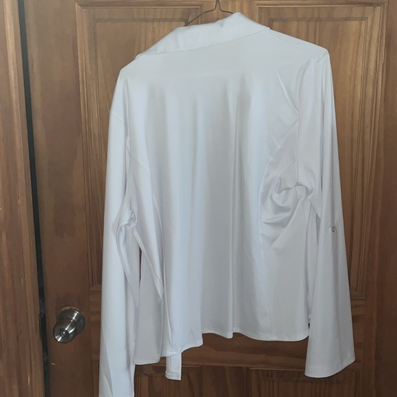 Brand new white collared shirt. Size runs small. More like a large - Picture 2 of 3